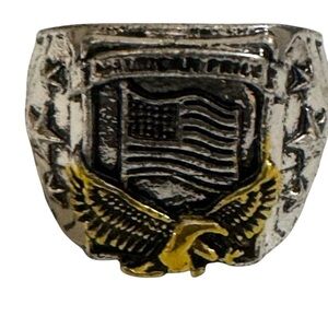 AMERICAN PRIDE Size 7 1/2 Ring. Unisex. Silver and Gold Tone God Bless America